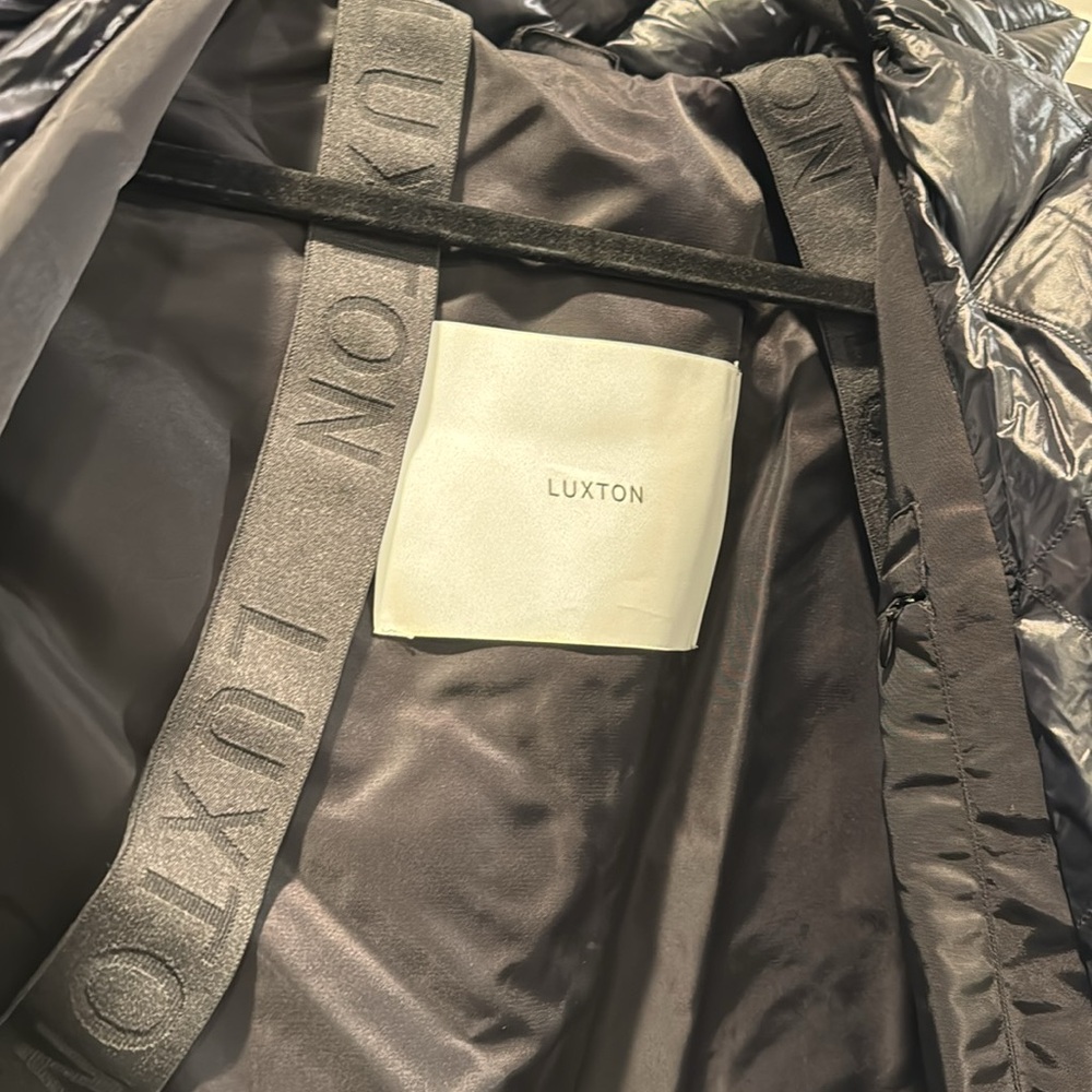 Luxton curve coat in medium. Like new - Picture 2 of 10